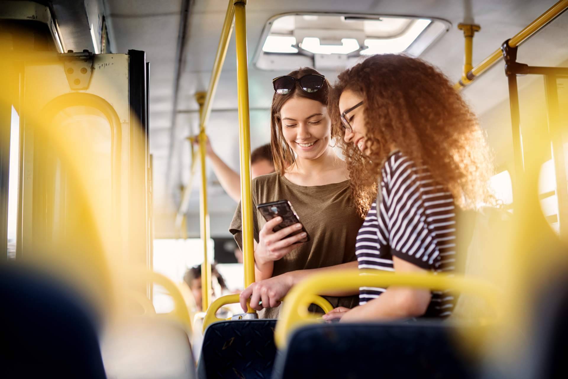 La juventud demanda una movilidad sostenible y los expertos proponen soluciones concretas