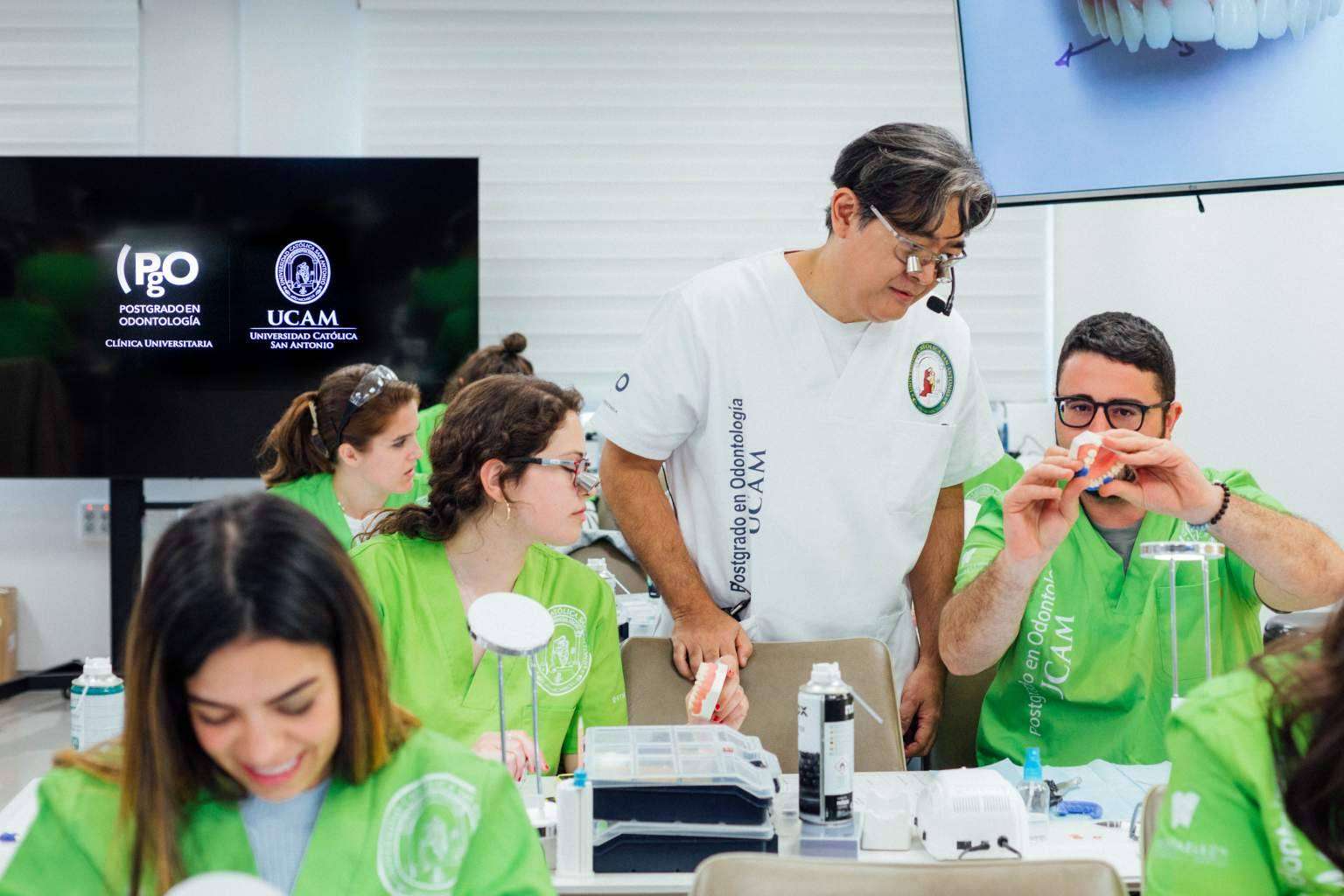 Beneficios de optar por la especialización en rehabilitación oral con PgO UCAM