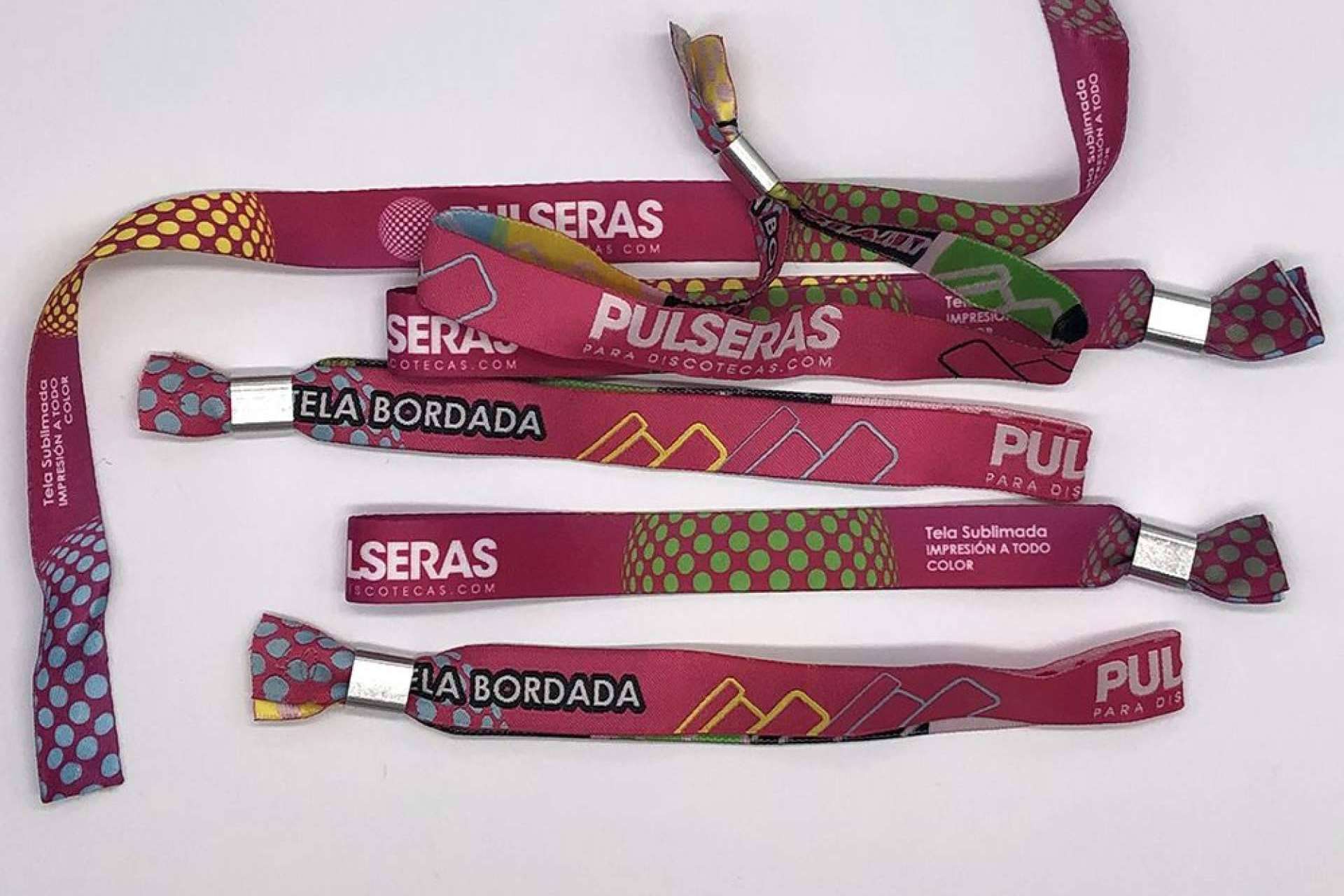 Identificación y estilo en eventos con las pulseras de tela personalizadas de Pulserasparadiscotecas