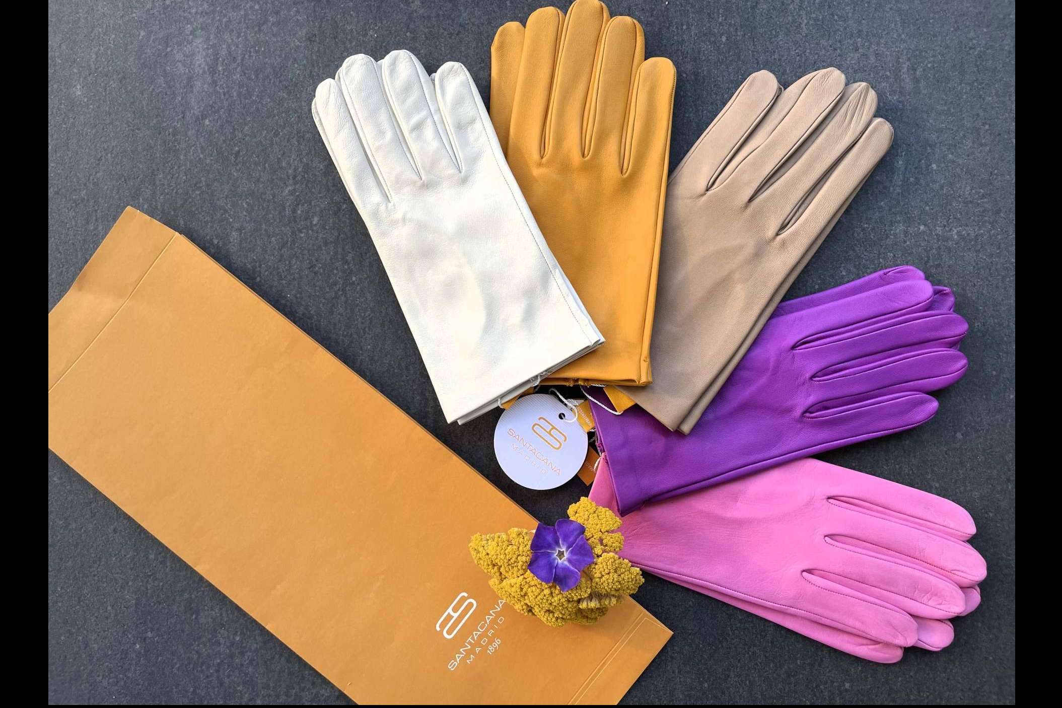 Los guantes de piel de Santacana, una elección de abrigo y elegancia para hombre y mujer