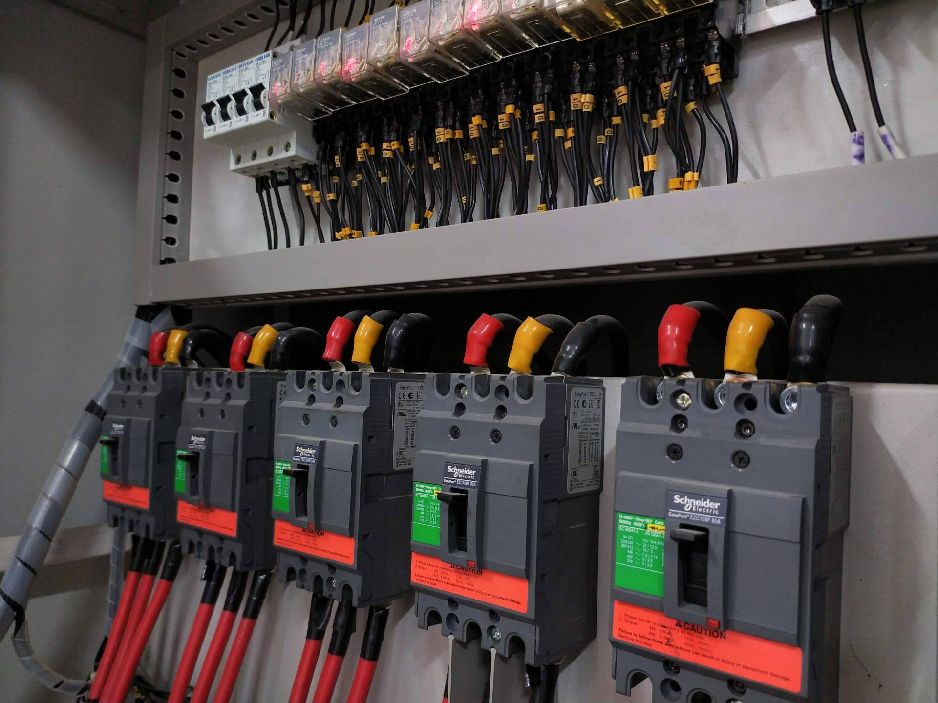Material eléctrico Schneider Electric y soluciones online en Cadenza Electric