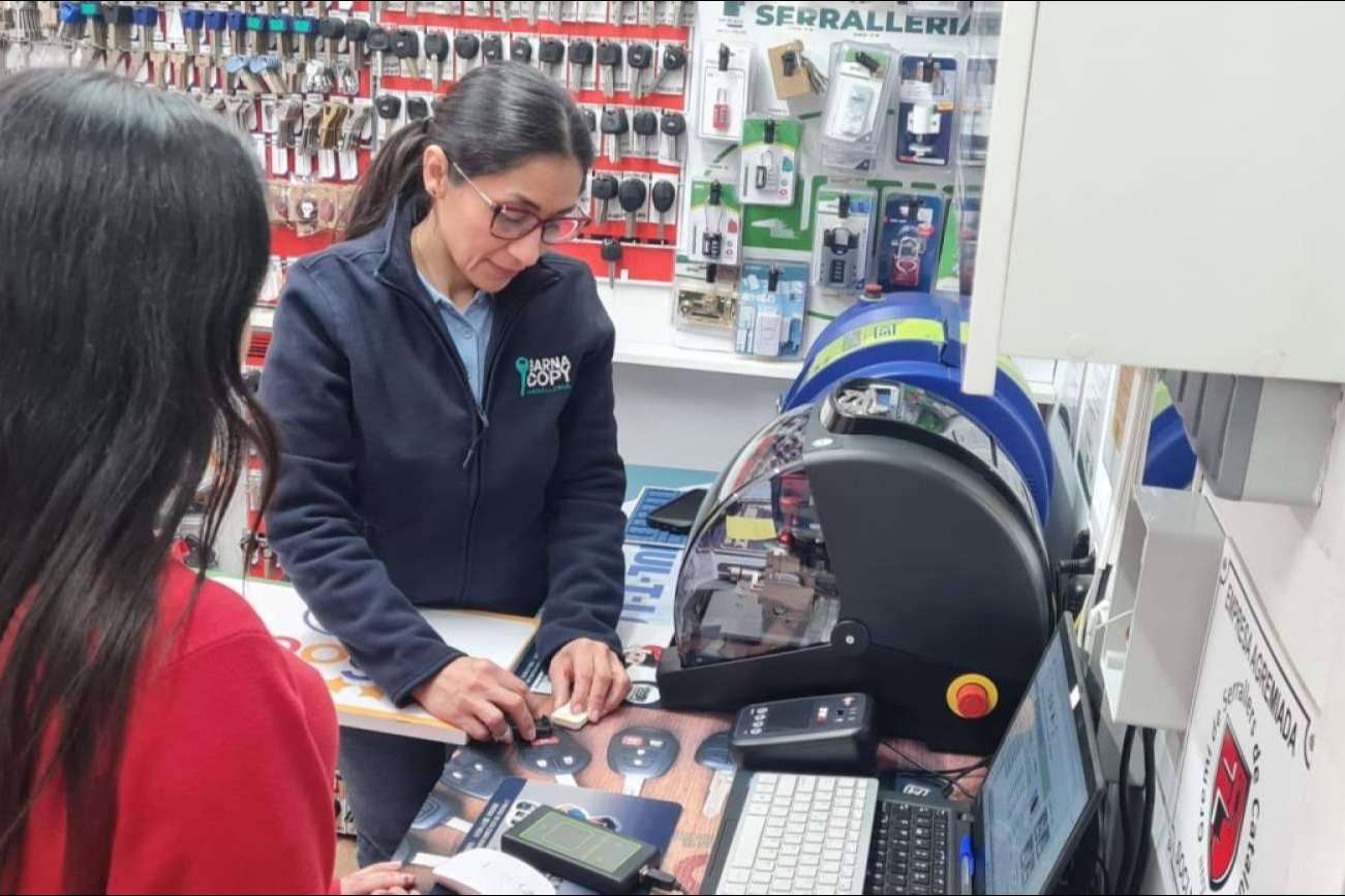 Duplicado de llaves en Barcelona con tecnología avanzada en Barnacopy