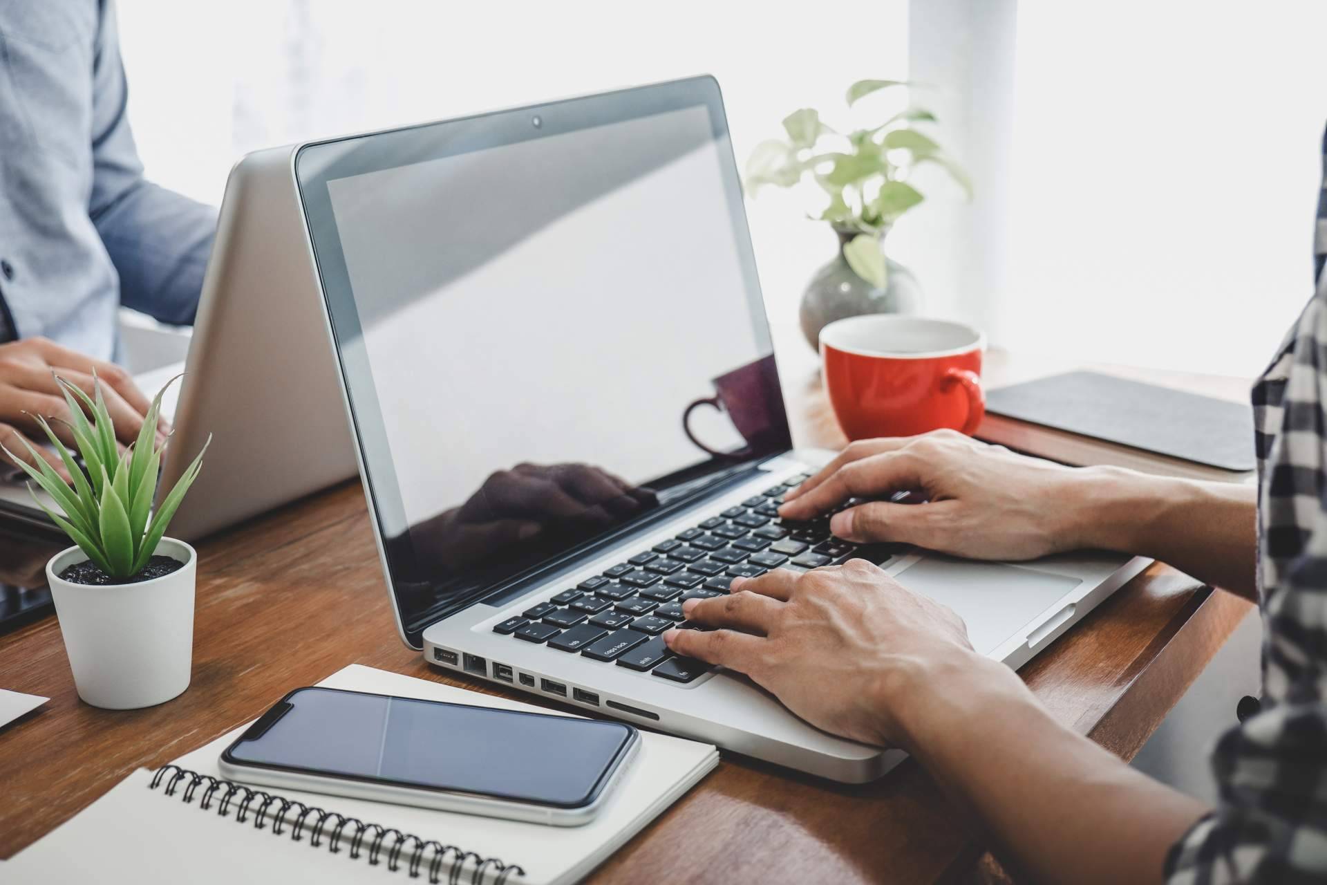 CEESA integra asesoría técnica y software de gestión empresarial para optimizar áreas contables, fiscales y laborales