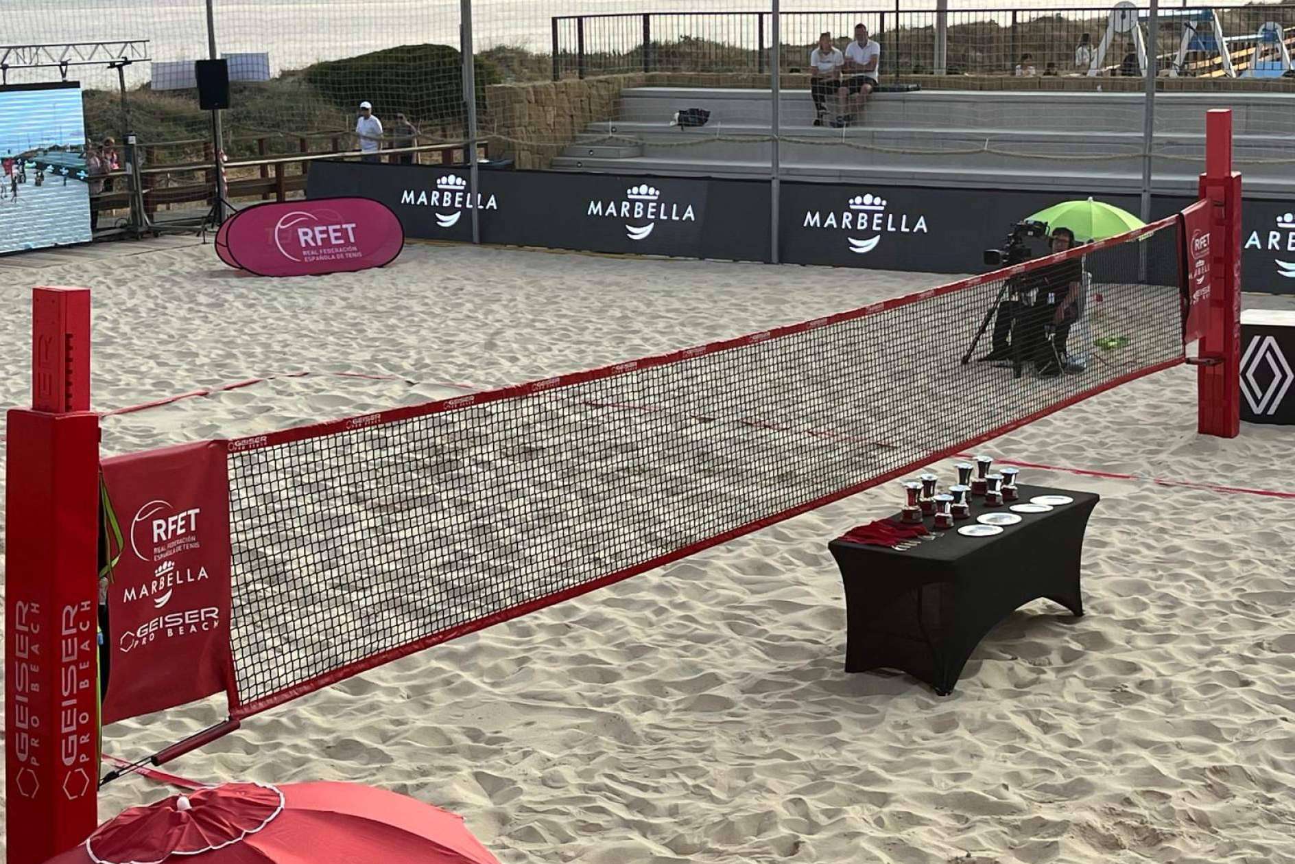 La firma de equipamiento deportivo Geiser Pro Beach es propiedad de la firma Arena Sport & Events