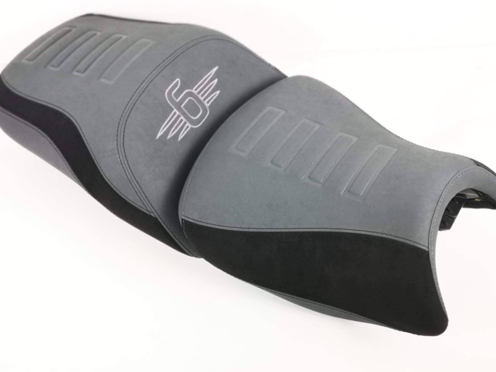 JM Fundas fabrica asientos de moto hechos a mano con grip máximo, espumados y tapizado a medida