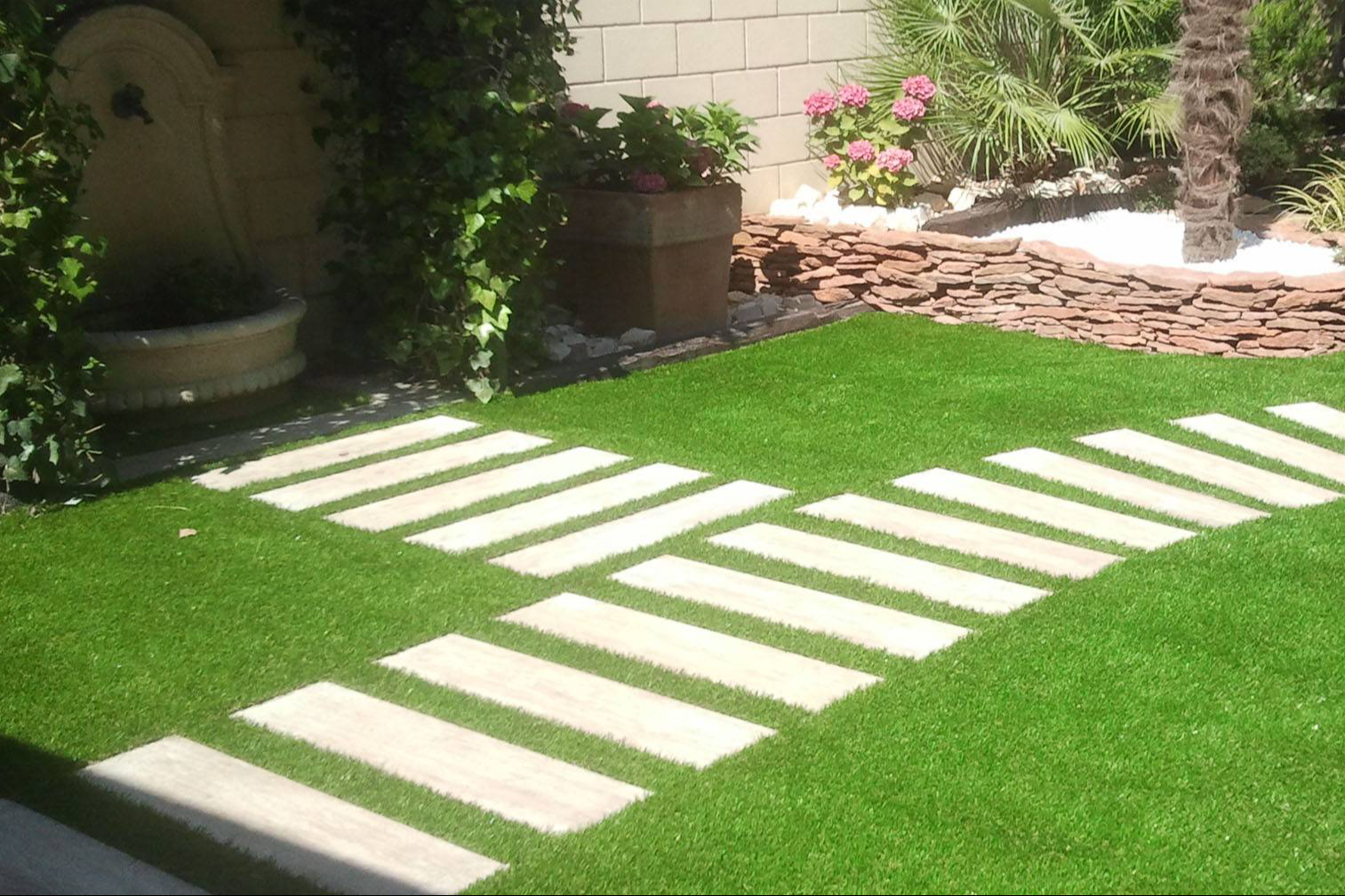 Albergrass revoluciona los espacios exteriores con césped artificial de alta tecnología