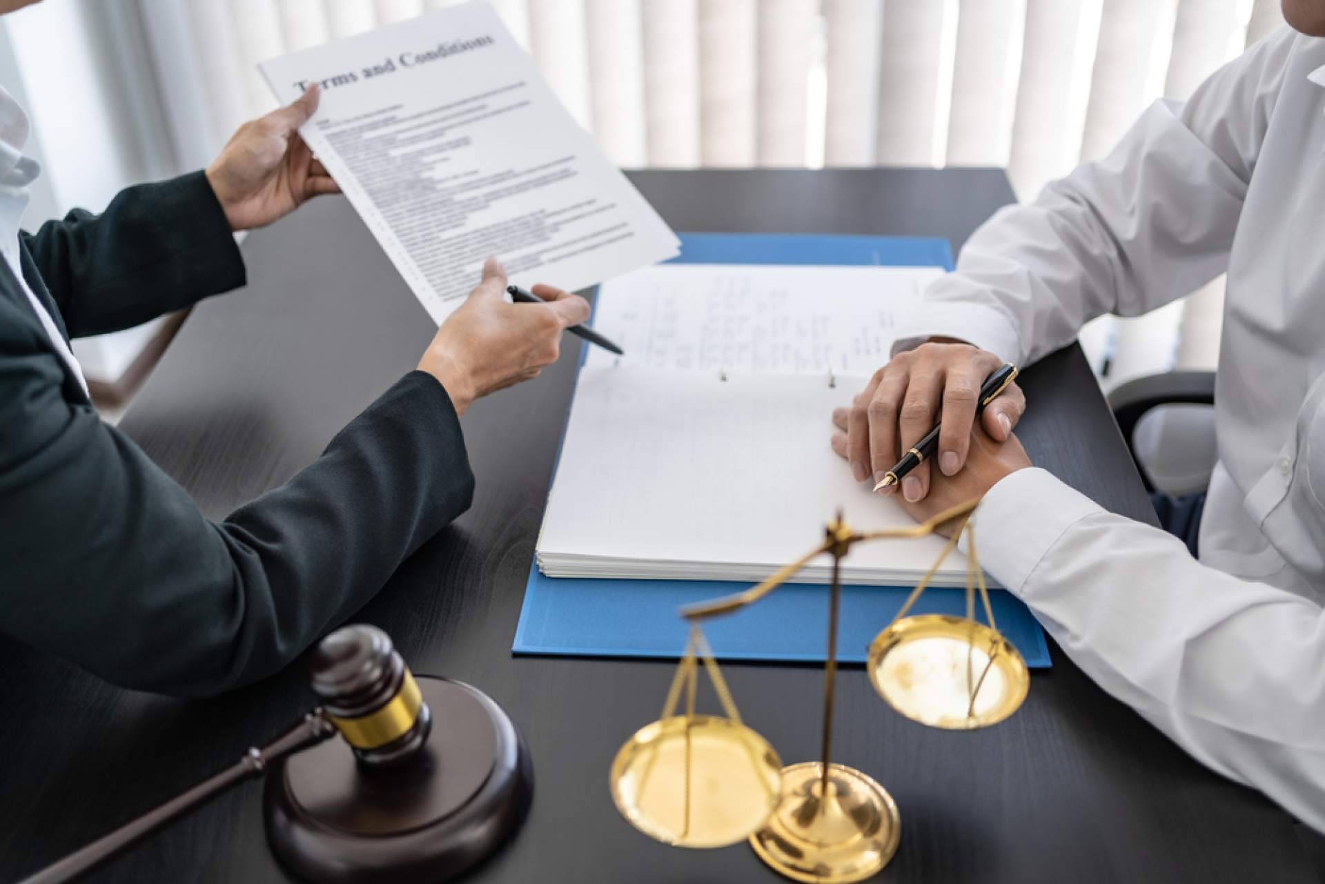 Enfoque Propiedades impulsa la redacción legal en el negocio inmobiliario con respaldo jurídico experto