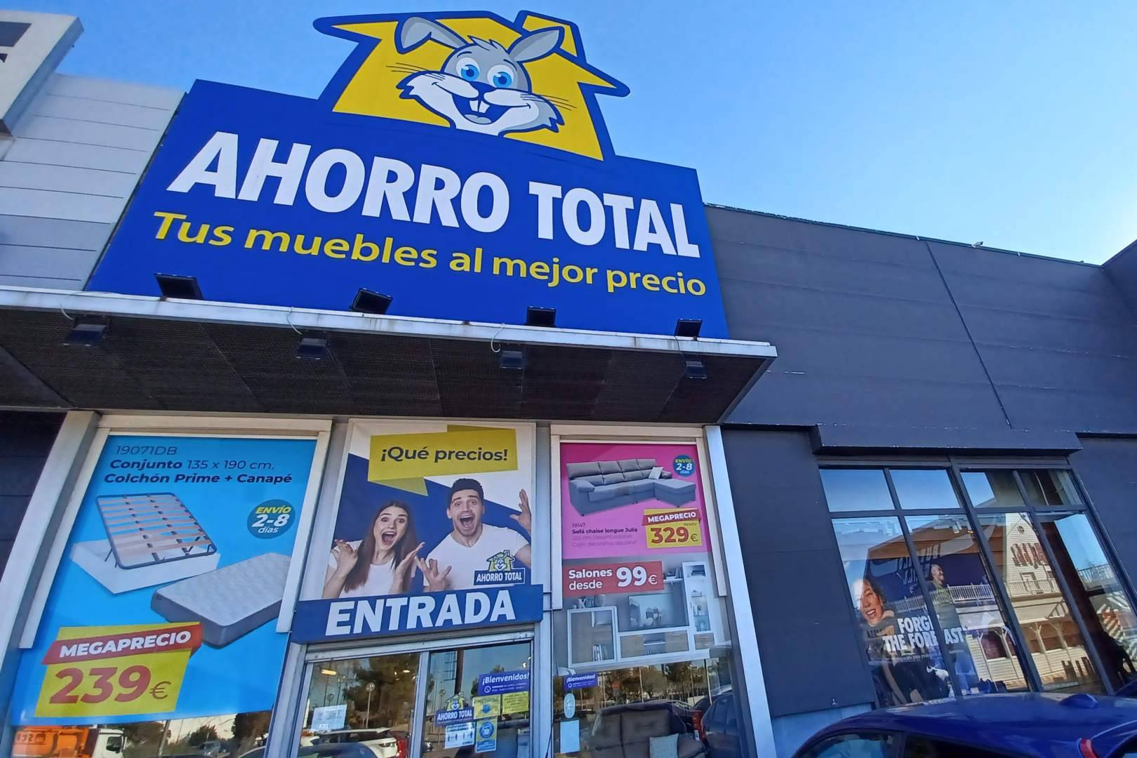 Ahorro Total, compra online y tiendas físicas en España para quienes buscan muebles baratos sin esperar al Black Friday