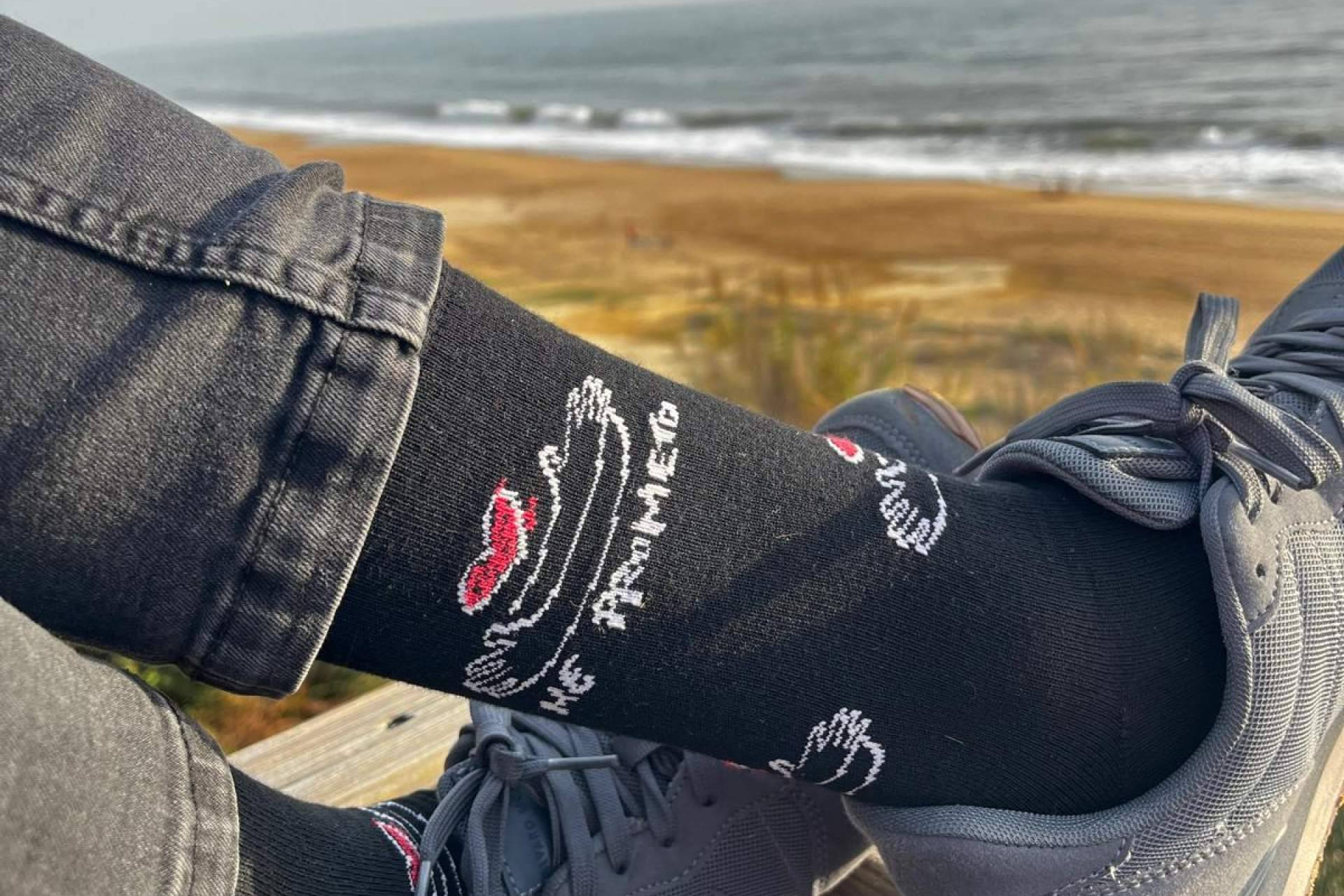 HUESOKK impulsa el estilo cotidiano con prendas que combinan diseño original y comodidad