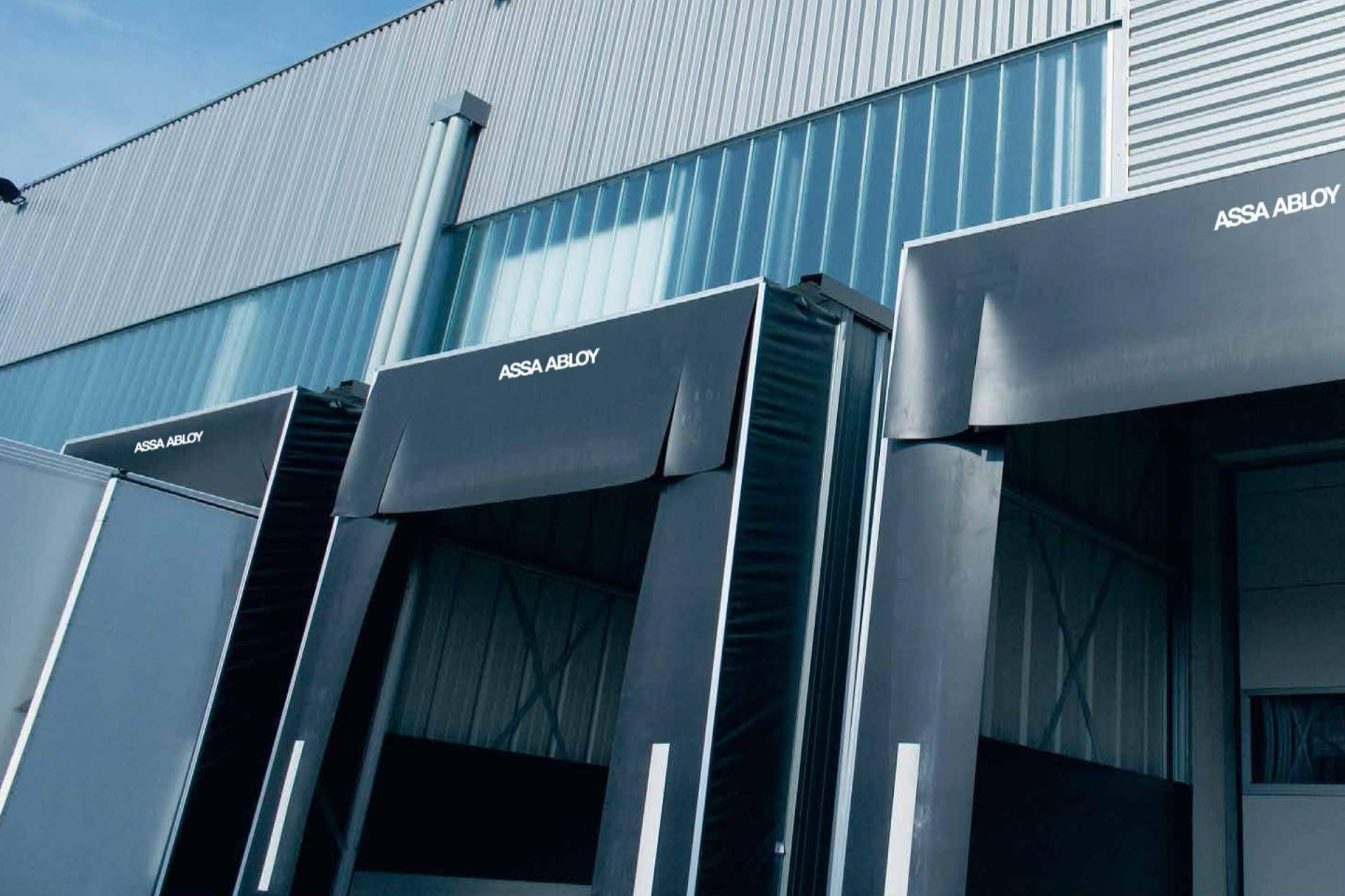 ASSA ABLOY refuerza su portfolio con abrigos de estanqueidad y equipamiento para muelles de carga
