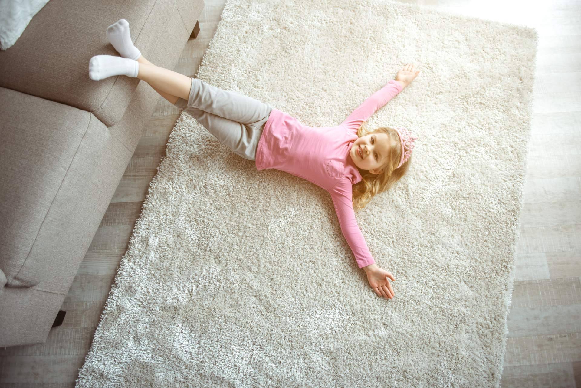 Recuperar el brillo de las alfombras con limpieza y restauración a domicilio en Madrid