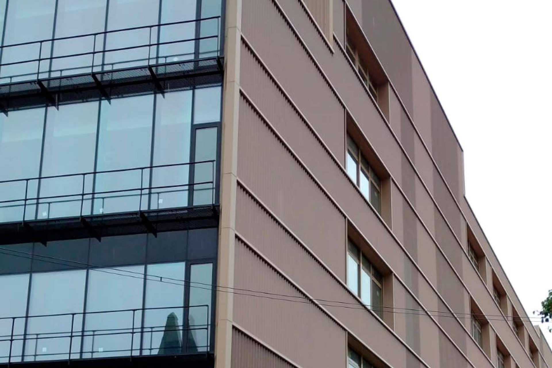 Instalaciones RPM refuerza su especialización en cerramientos de fachadas para espacios residenciales y comerciales