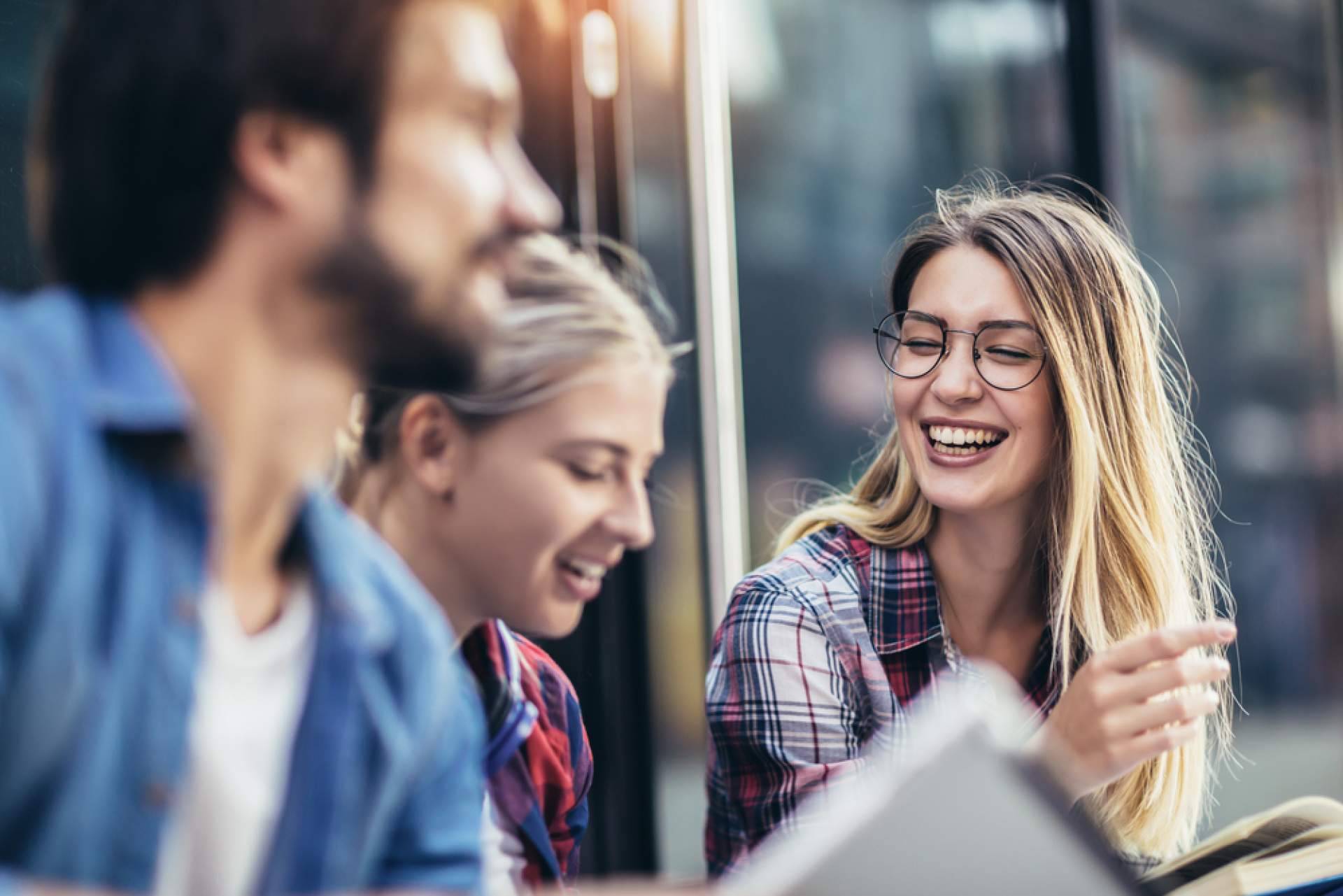 Los programas de UNISEB integran formación presencial para potenciar habilidades profesionales clave