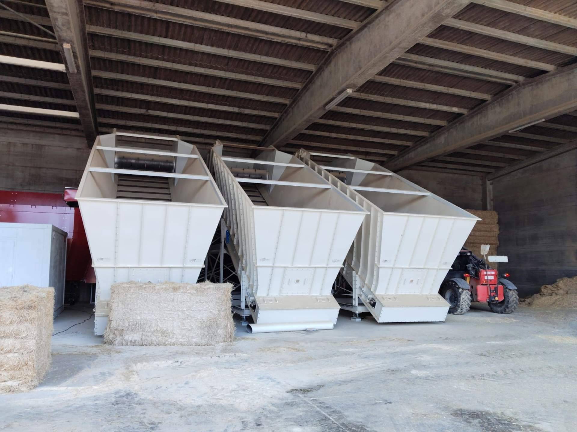CM Barreal presenta el alimentador de fibras AF-1 para forraje y alimentación automatizada