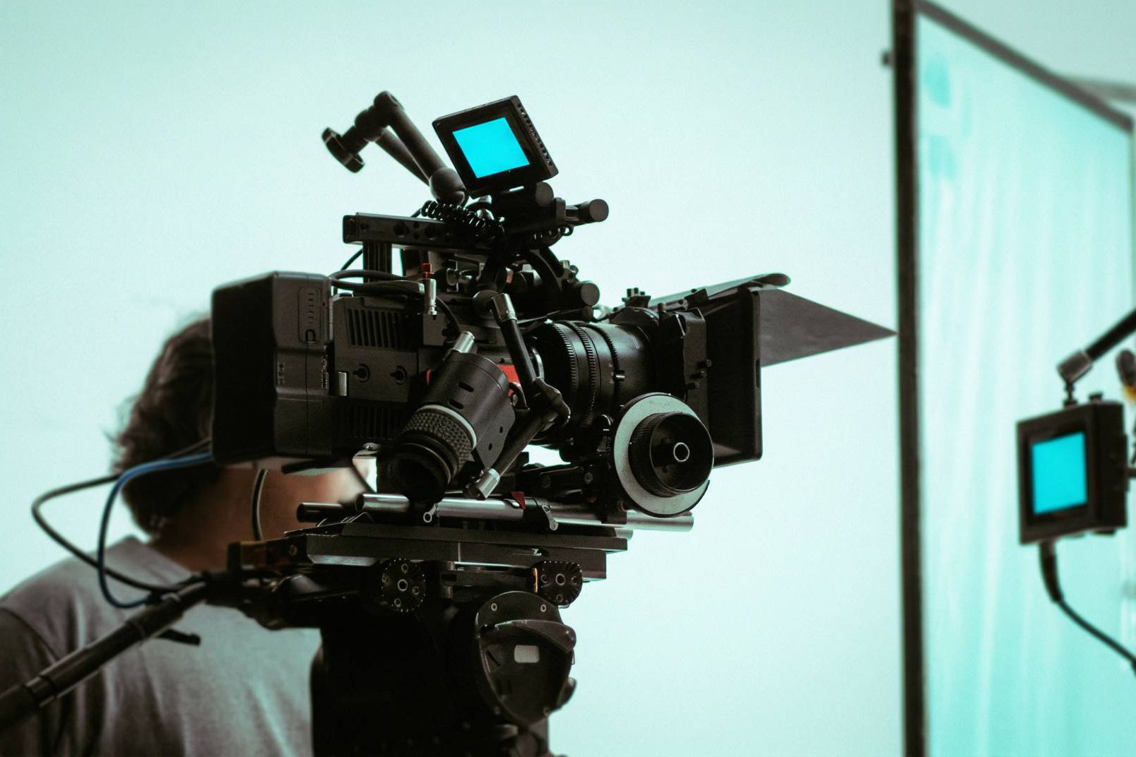 MAEA Studios impulsa la producción audiovisual para empresas en España; descuento con código promocional