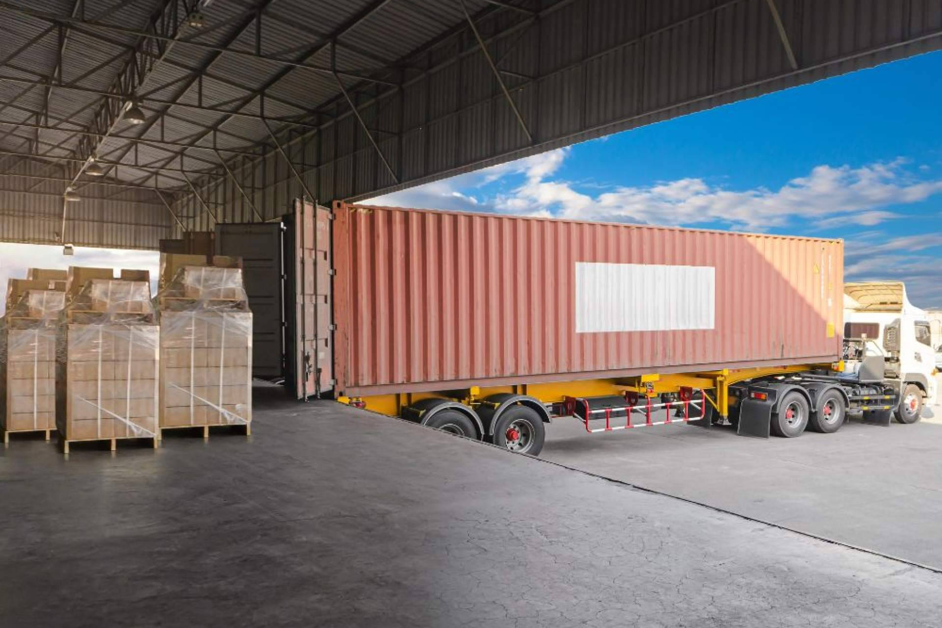 La importancia de un flejado fiable en la logística industrial