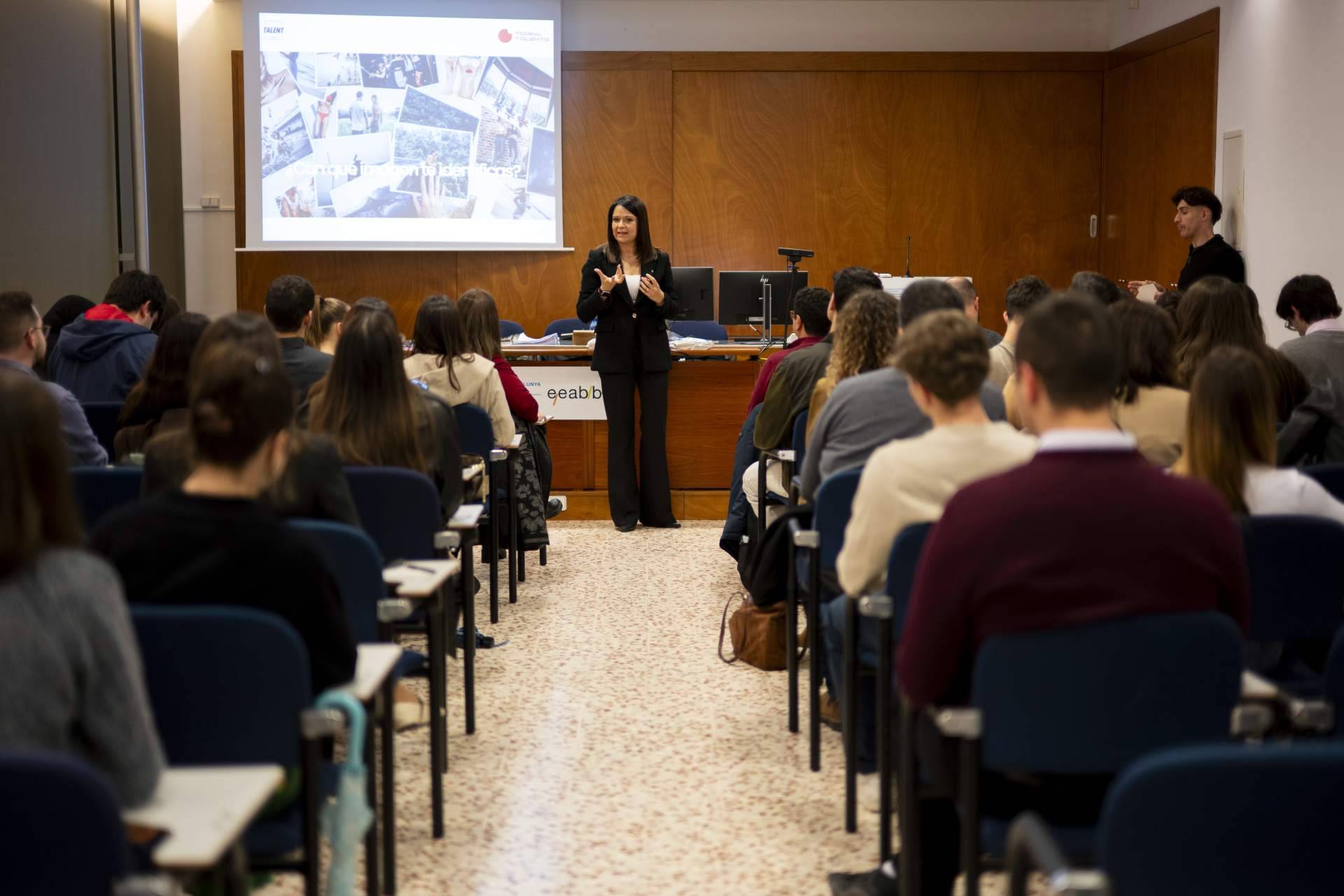 Laura Benítez, de Fundación Talent, obtiene la certificación internacional de David Kolb