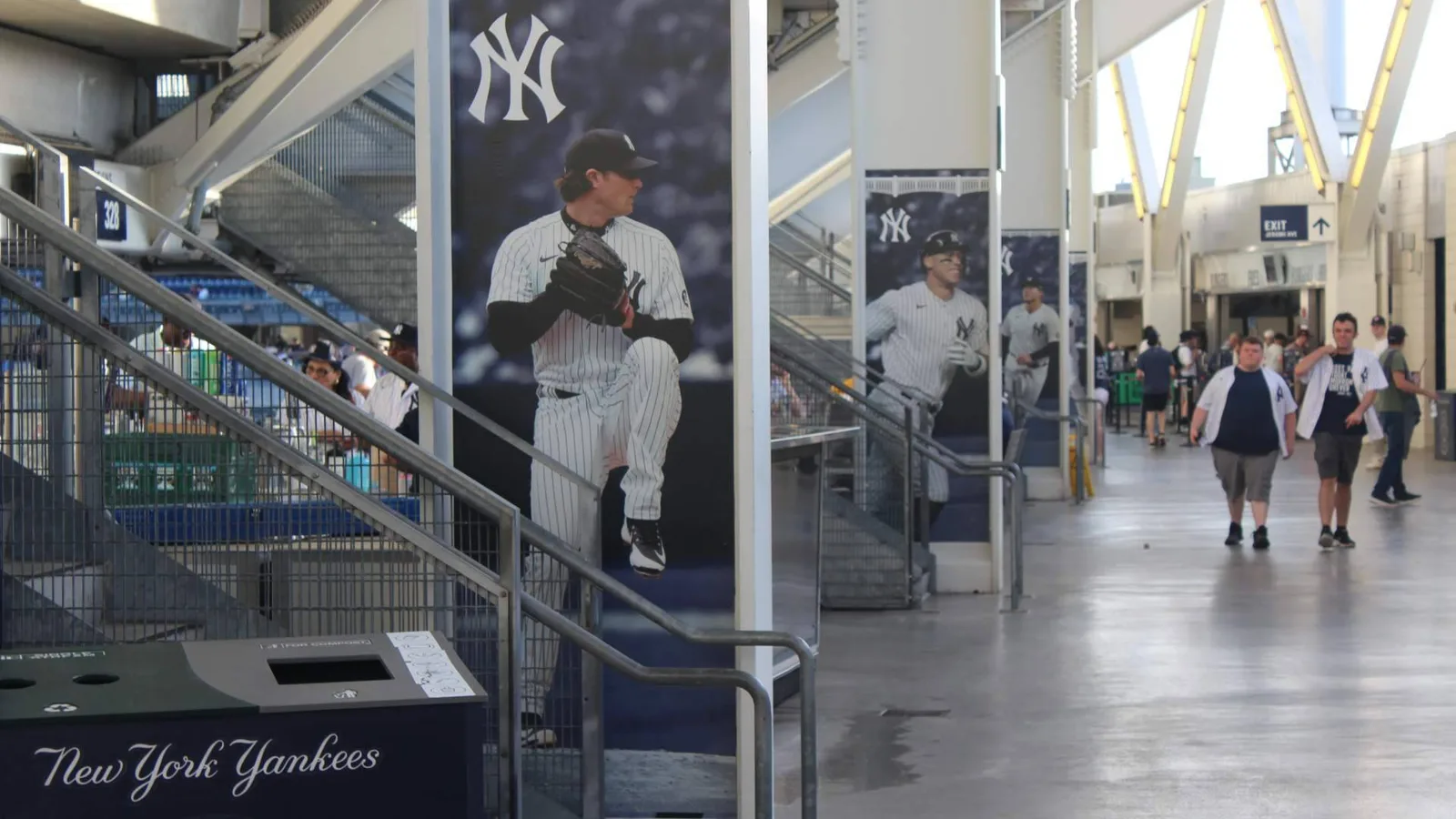 Entre lesiones y errores, los Yankees se alejan del liderato